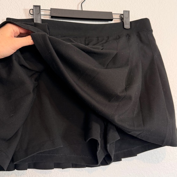 PINK Victoria's Secret Black Pleated Skirt - Picture 2 of 3